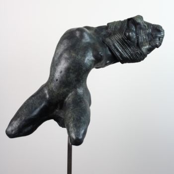 Skulptur mit dem Titel "le pull au féminin" von Pascal Borghi, Original-Kunstwerk, Bronze