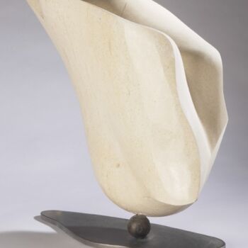 Skulptur mit dem Titel "Ucello 1040" von Pascal Cavalli, Original-Kunstwerk, Stein