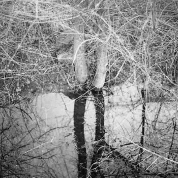 Photographie intitulée "Les pieds dans l'ea…" par Pascaline, Œuvre d'art originale