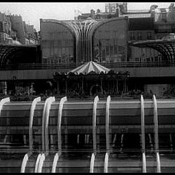 Fotografie mit dem Titel "Paris - Beaubourg 7" von Pascaline, Original-Kunstwerk, Analog Fotografie