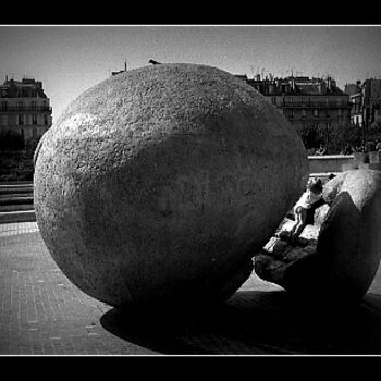 Photography titled "Paris - Beaubourg 5" by Pascaline, Original Artwork, Analog photography