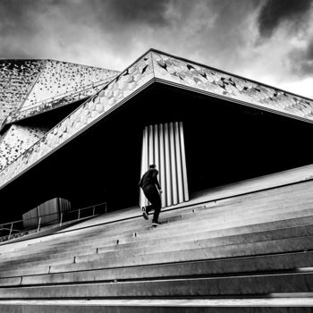 Photographie intitulée "Philharmonie Paris" par Pascal Nedjar, Œuvre d'art originale, Photographie numérique