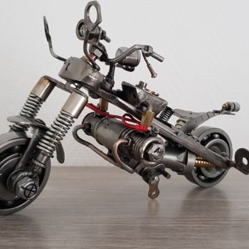 Escultura titulada "Sculpture Moto Pince" por Pat, Obra de arte original, Metales