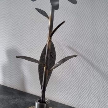 Sculpture titled "Sculpture Tournesol" by Pat, Original Artwork, Metals