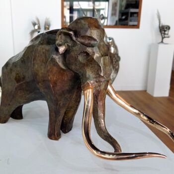 Sculpture titled "Mammouth" by Bueno Patrice, Original Artwork, Bronze