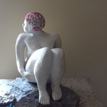 Скульптура под названием "Curieuse" - Olympe/Patricia Dubois, Подлинное произведение искусства, Керамика