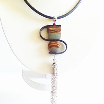 Design intitulée "Collier pendentif,…" par Patricia Vigeoz, Œuvre d'art originale, Colliers