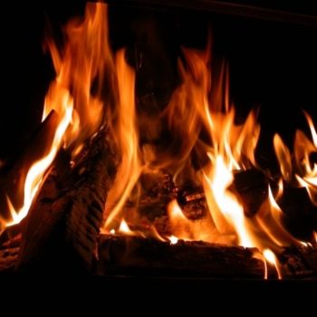 Photographie intitulée "feu de cheminée N°2" par Patricia Saulais, Œuvre d'art originale, Photographie numérique
