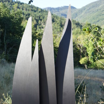 Sculpture titled "cypres" by Patrick Desombre, Original Artwork, Metals