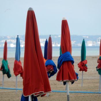 Fotografia intitulada "Photo des parasols…" por Patrick Jourdain, Obras de arte originais