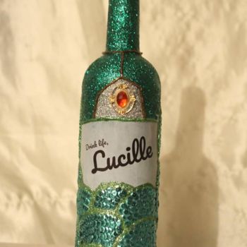 Скульптура под названием "Lucille" - Pat Art, Подлинное произведение искусства, Коллажи