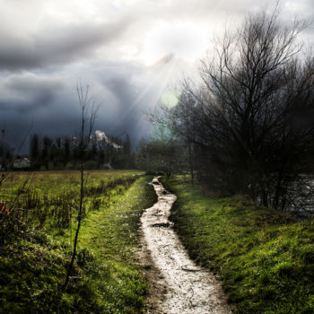 Photographie intitulée "Chemin sous l'orage" par Paul Benichou, Œuvre d'art originale, Photographie numérique