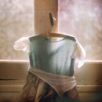 Photography titled "el vestido" by Paula Marchesini, Original Artwork, Analog photography