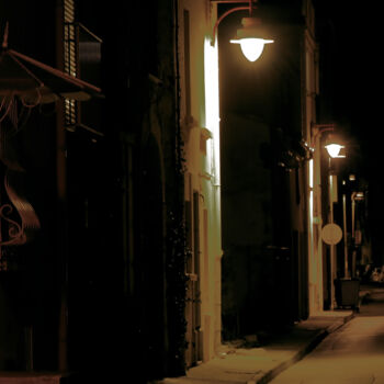 Photography titled "La rue silencieuse" by Paulous, Original Artwork, Digital Photography Mounted on Other rigid panel