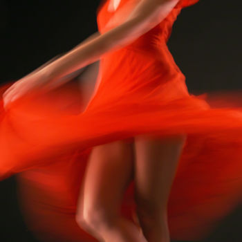 Photographie intitulée "Jupe rouge" par Pierre Boillon, Œuvre d'art originale, Photographie numérique