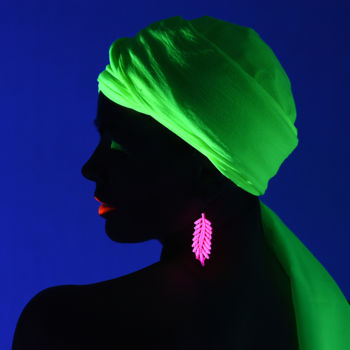 "Laura turban 42x42" başlıklı Fotoğraf Pierre Boillon tarafından, Orijinal sanat, Dijital Fotoğrafçılık Plastik cam üzerine…