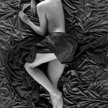 「Sandrine satin」というタイトルの写真撮影 Pierre Boillonによって, オリジナルのアートワーク, アナログ写真