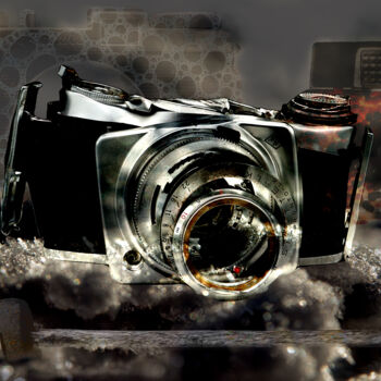 Photographie intitulée "Broken camera" par Per Nylén, Œuvre d'art originale, Photographie manipulée