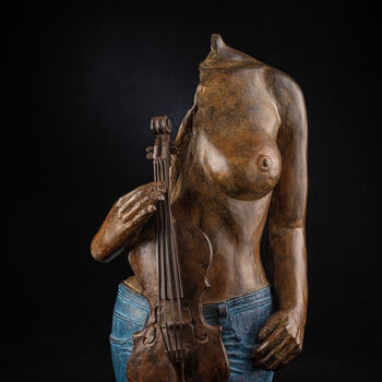 Sculpture titled "MUSICIENNE" by Philippe Crivelli, Original Artwork, Bronze