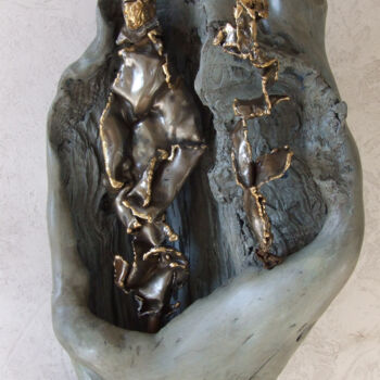 Sculpture titled "au fond de mon arbre" by Philippe Fautrez, Original Artwork