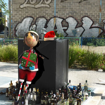 Digital Arts titled "" Le Père-Noël est…" by Philippe Renou, Original Artwork, Photo Montage