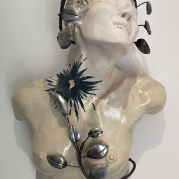 Skulptur mit dem Titel "Le baiser bleu" von Philippe Rude, Original-Kunstwerk, Ton Auf Metall montiert