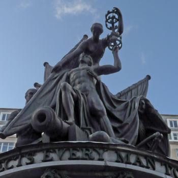 Sculpture intitulée "Nelson Monument." par Kevin C Lee, Œuvre d'art originale, Métaux