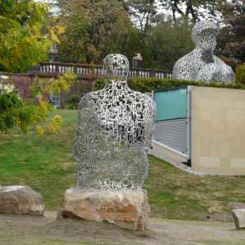 Escultura intitulada "Threesome in foregr…" por Kevin C Lee, Obras de arte originais, Metais