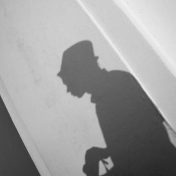 Photographie intitulée "Shadow myself" par Silas, Œuvre d'art originale
