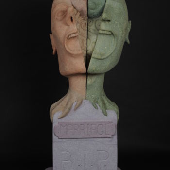 Sculpture intitulée "MARRIAGE, GOOD or E…" par Piem Dit Socco, Œuvre d'art originale, Papier mâché
