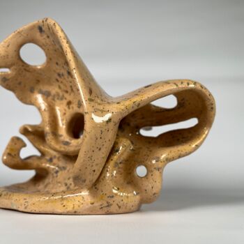 Скульптура под названием "Na haczyk" - Pierre Koodini, Подлинное произведение искусства, Керамика