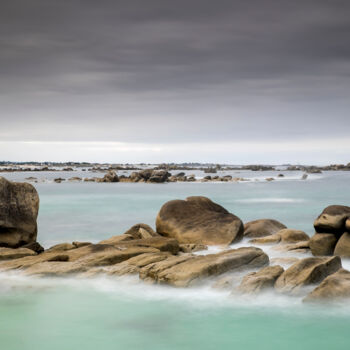 Fotografía titulada "Mer et rochers à Ke…" por Pierre Leccia, Obra de arte original, Fotografía digital