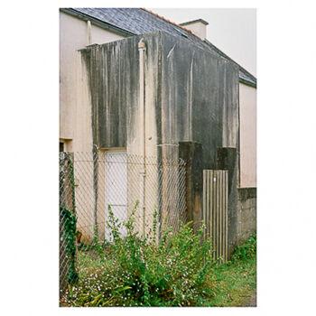 Photographie intitulée "Sans titre (Maison" par Pierre-Marie Berberian, Œuvre d'art originale, Photographie argentique