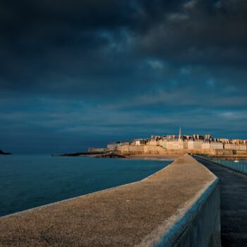 Photographie intitulée "Saint-Malo Remparts…" par Pierre Piton, Œuvre d'art originale, Photographie numérique