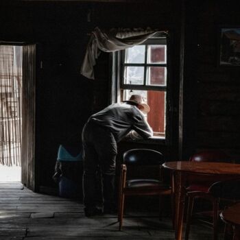 Fotografia zatytułowany „The window” autorstwa Pierre Wurtz, Oryginalna praca, Fotografia cyfrowa Zamontowany na Aluminium