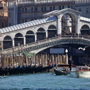 Photographie intitulée "Venise, Pont du Ria…" par Pierre-Yves Rospabé, Œuvre d'art originale, Photographie numérique
