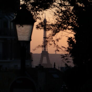 Photographie intitulée "Paris Tour Eiffel v…" par Pierre-Yves Rospabé, Œuvre d'art originale, Photographie numérique