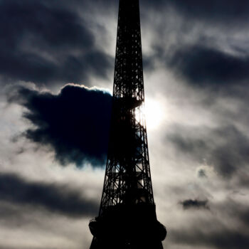 Photography titled "Paris Tour Eiffel d…" by Pierre-Yves Rospabé, Original Artwork, Non Manipulated Photography