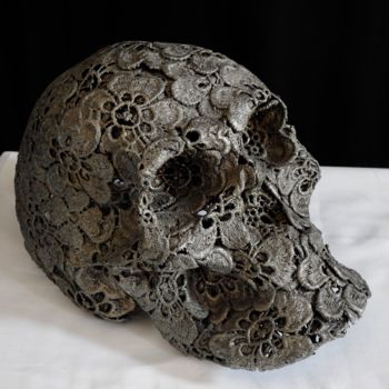 Sculpture titled "#Skull19#" by Pio30, Original Artwork, Mixed Media