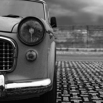Photography titled "Old rugged car" by Andrea Pistoni, Original Artwork