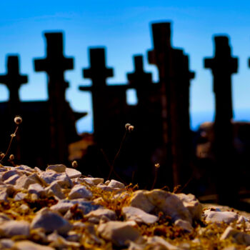 Fotografia intitulada "Un leurre les croix…" por Maurice Pricco, Obras de arte originais, Fotografia digital