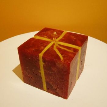Escultura intitulada "cubo prenda baixo r…" por Officina Das Velas, Obras de arte originais