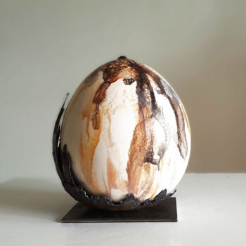Escultura titulada "Egg of eternity" por Jerome Poumes, Obra de arte original, Yeso