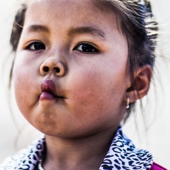 Photographie intitulée "Innocence." par Quentin Ferjou, Œuvre d'art originale