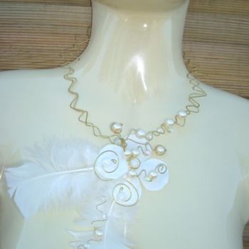 Artcraft titled "COLLIER MARIEE PORTE" by Quintessence Bijoux De Création, Original Artwork, Jewelry