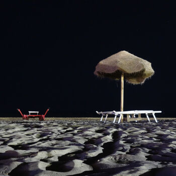 Photography titled "On the Beach #2" by Roberto Brancolini, Original Artwork, Non Manipulated Photography