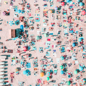 Photographie intitulée "Umbrellas, Beach An…" par Radu Bercan, Œuvre d'art originale, Photographie numérique