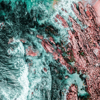 Photographie intitulée "Ocean Waves In Port…" par Radu Bercan, Œuvre d'art originale, Photographie numérique