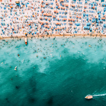 Photographie intitulée "Summer Fun On Coast…" par Radu Bercan, Œuvre d'art originale, Photographie numérique