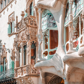 Photographie intitulée "Casa Batllo, Antoni…" par Radu Bercan, Œuvre d'art originale, Photographie numérique